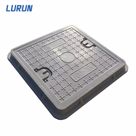 Квадратная крышка люка из стеклопластика и стеклопластика 700 x 700 мм с натяжными кольцами